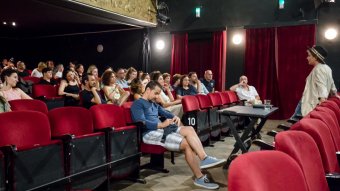 Évadot nyitott, aggódik a költségcsökkentést célzó tervek miatt a sepsiszentgyörgyi Tamási Áron Színház