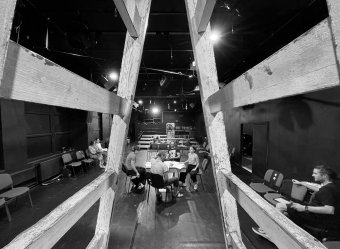 Mozaikcsaládról szóló darabbal, és három másik produkció premierjével készül a 40. évadát kezdő gyergyói társulat