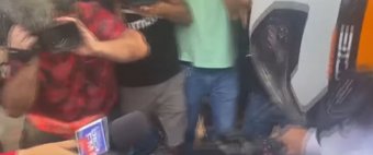 Újságírók közé hajtott robogójával a drogos gázoló apja, anyját őrizetbe vették