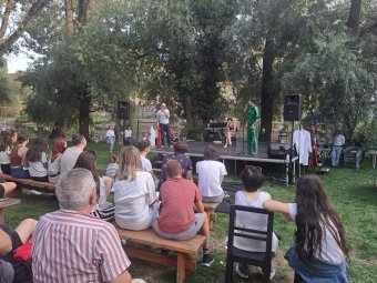 Terítéken a színház – szabadtéri évadnyitó rendezvényt, nyílt próbát tart a nagyváradi társulat