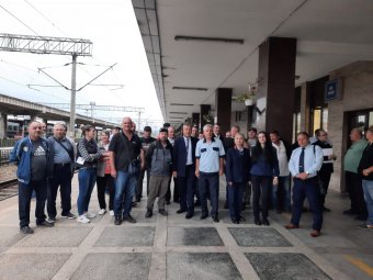 Több mint 260 vonat leállt pénteken a vasutasok figyelmeztető sztrájkja miatt Romániában