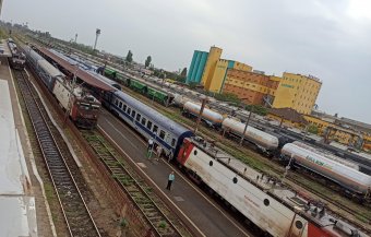 Csaknem 400 vonat késik a pénteki nap folyamán a reggeli figyelmeztető sztrájk miatt