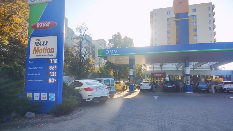 Újra meredek emelkedésnek indultak az üzemanyagárak