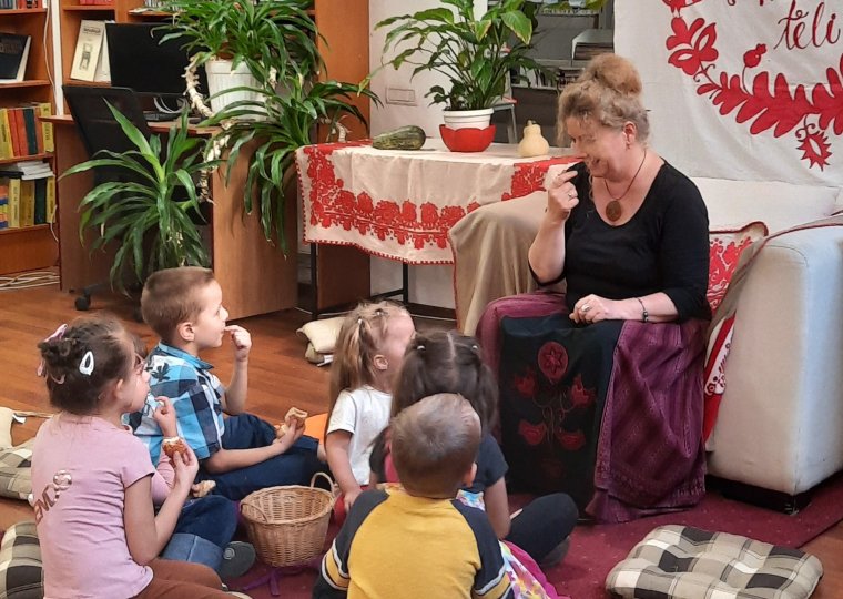 Nem szégyellni, hanem elhinni a csodát: túlélni tanít a népmesékbe foglalt bölcsesség egy értékvesztett világban