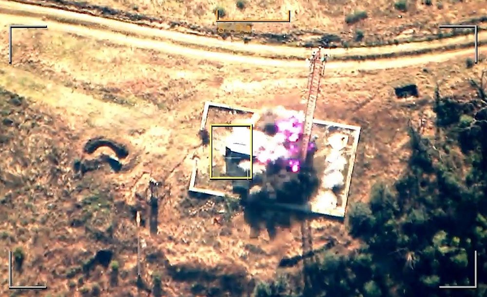 Az azeri hadsereg szerint örmény katonai célpontokat bombáznak Hegyi-Karabahban •  Fotó: Azeri védelmi minisztérium