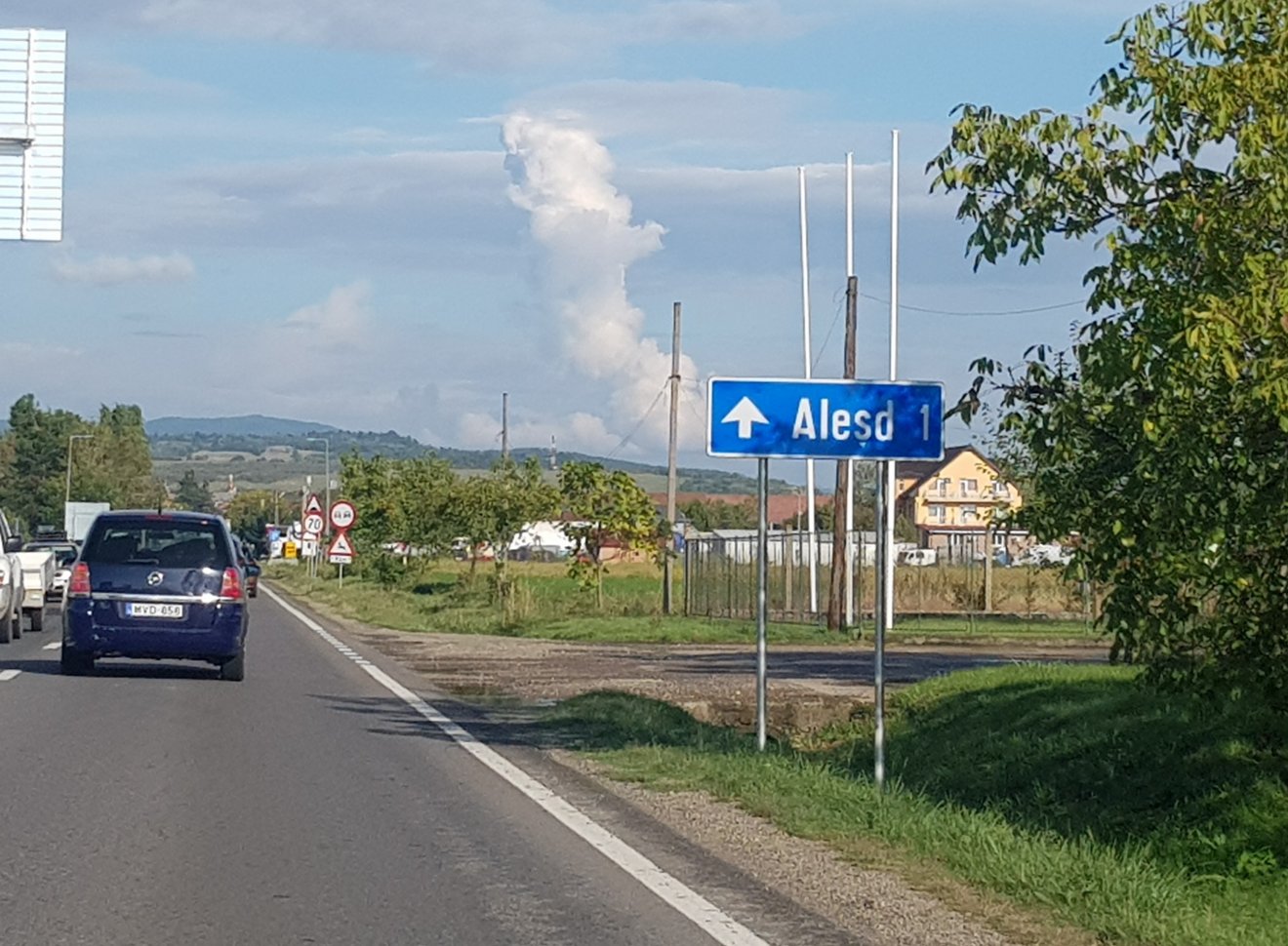 Élesden mintegy 15 ezer autó halad át naponta •  Fotó: Rostás Szabolcs