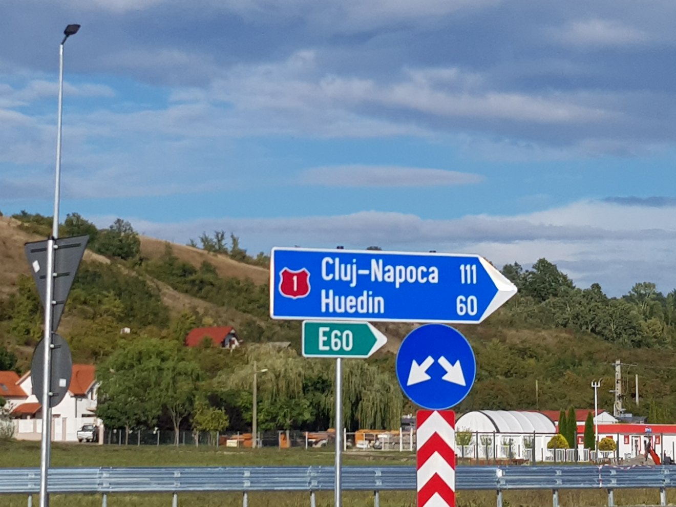 A kerülő út mentesítené a bihari kisvárost a Nagyváradot Kolozsvárral összekötő E60-ason áthaladó autóforgalomtól •  Fotó: Rostás Szabolcs