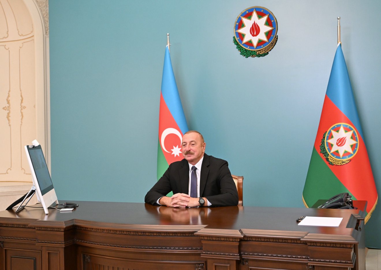 Kemény kiállás. Ilham Aliyev azerbajdzsáni elnök közölte: az azeri offenzíva csak akkor áll le, ha az örmények leteszik a fegyvert •  Fotó: Facebook/Ilham Aliyev