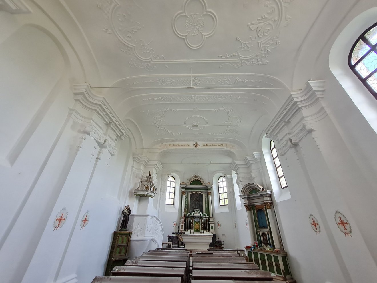 A Maros megyei Székelybő templomának belseje •  Fotó: Teleki László Alapítvány