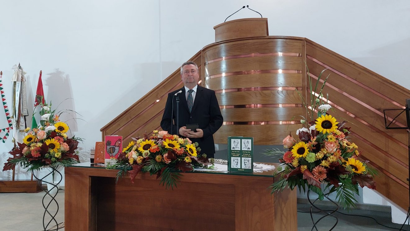 Tolnay István nagykárolyi református esperes: „úgy érzem, engem építkező papnak rendelt az Úr Isten” •  Fotó: Facebook/Nagykároly-kertvárosi Református Egyházközség