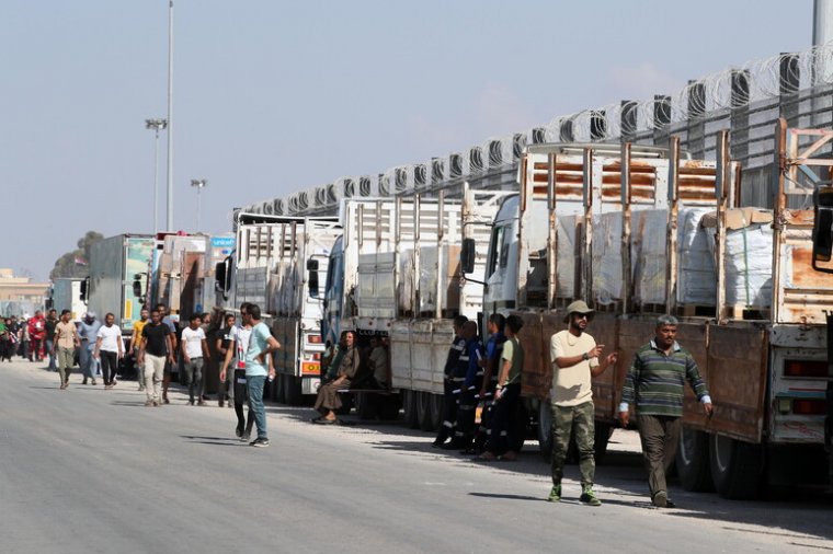Izrael leállította a humanitárius segélyeket a Gázai övezetbe