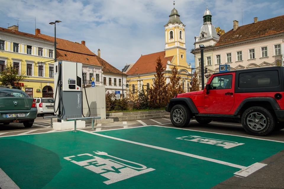 Ismét növelnék az elektromos autókért járó támogatást a roncsprogramokban