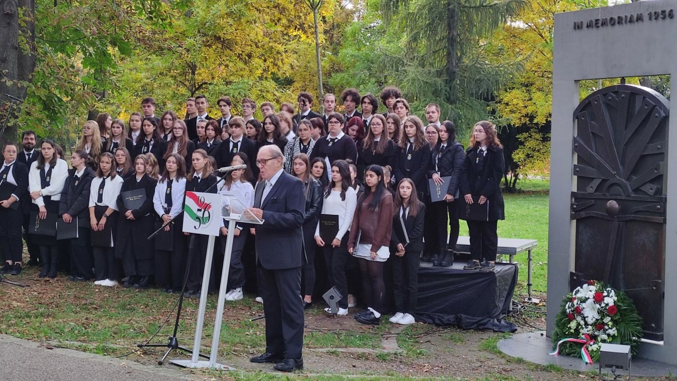 A román kommunista rezsim által a forradalommal való szolidarizálásáért hét év börtönnel sújtott  Dávid Gyula irodalomtörténész szerint kisebbségi létünkben is meg kell őriznünk magyarságunkat •  Fotó: Tóth Gödri Iringó