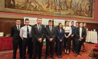 Székelyföldi méhész gazdálkodását is segíti a magyarországi ösztöndíjprogram