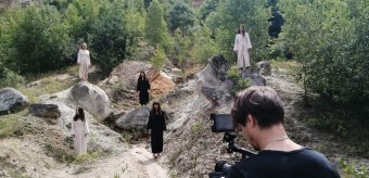 Ég és föld között: természetközeli klippel rukkolt elő a kolozsvári Musspell női zenekar