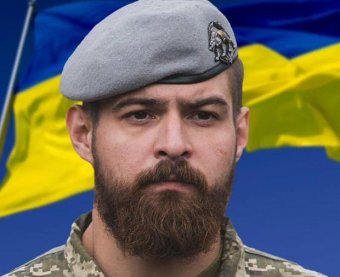 Óriásplakátokkal emlékeznek meg az ukrajnai háborúban elhunyt aradi magyar fiatalemberről szülővárosában