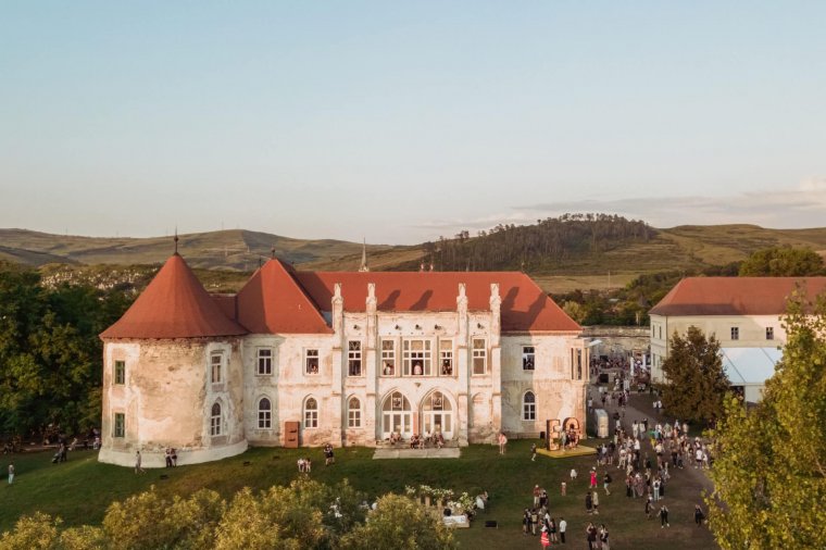 Öt nap fesztiválozás az elektronikus zene birodalmában - Kezdődik a bonchidai Electric Castle
