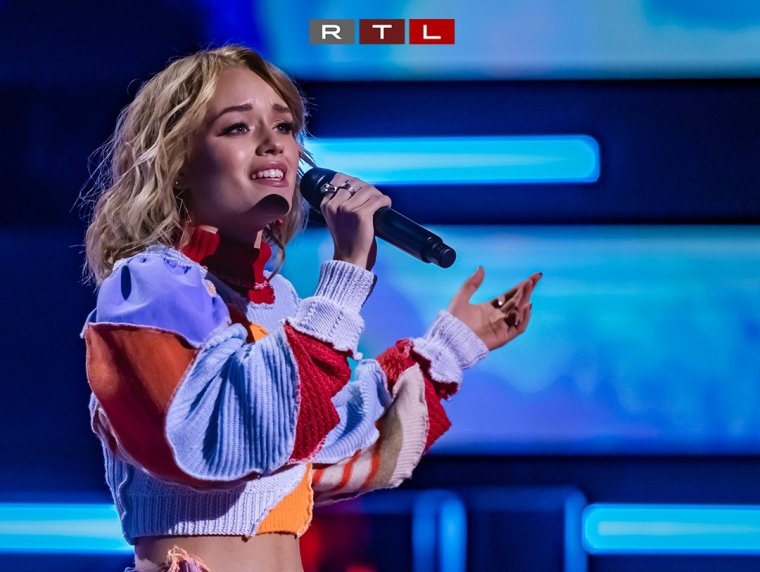 Megszűnik a világ Szakács Erika körül a The Voice színpadán: a vásárhelyi lány a magyarországi versenyről beszélt a Krónikának