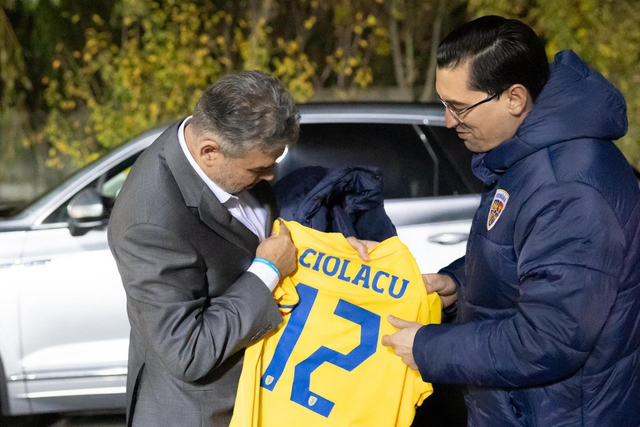 A miniszterelnök Răzvan Burleanuval, a Román Labdarúgó-szövetség elnökével •  Fotó: Marcel Ciolacu/Facebook