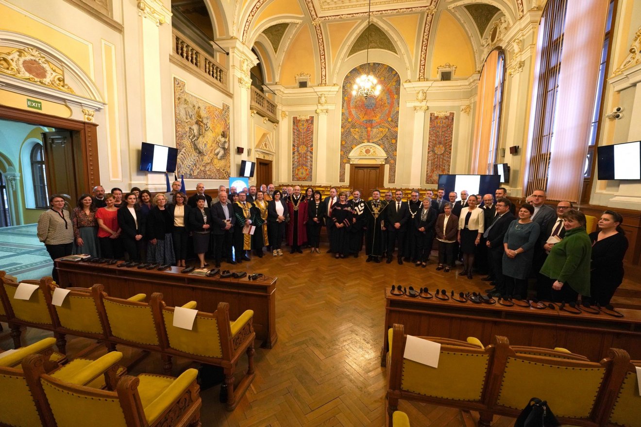 Jubilált november elején a Babeș-Bolyai Tudományegyetem (BBTE) égisze alatt működő Református Tanárképző és Zeneművészeti Kar •  Fotó: Református Tanárképző és Zeneművészeti Kar/Facebook