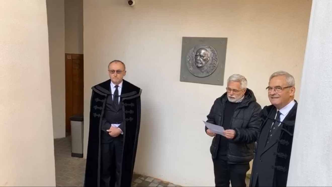 •  Fotó: Videófelvétel