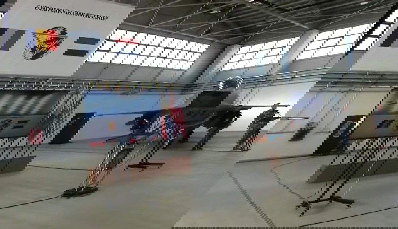 A romániai kiképzőközpontba a múlt héten érkezett meg öt holland F-16-os harci repülő •  Fotó: Videófelvétel