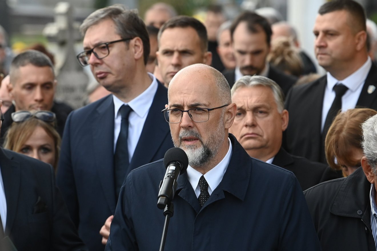 Aleksandar Vucic szerb elnök, Orbán Viktor kormányfő és Kelemen Hunor RMDSZ-elnök Pásztor István temetésén •  Fotó: MTI/Máthé Zoltán