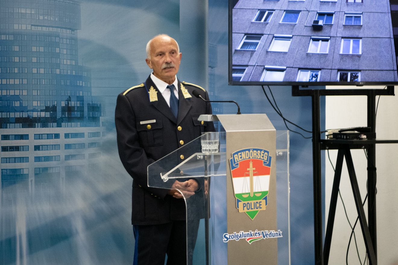 Petőfi Attila rendőrségi főtanácsos ismertette az emberölés nem mindennapi felgöngyölítésének részleteit •  Fotó: Police.hu
