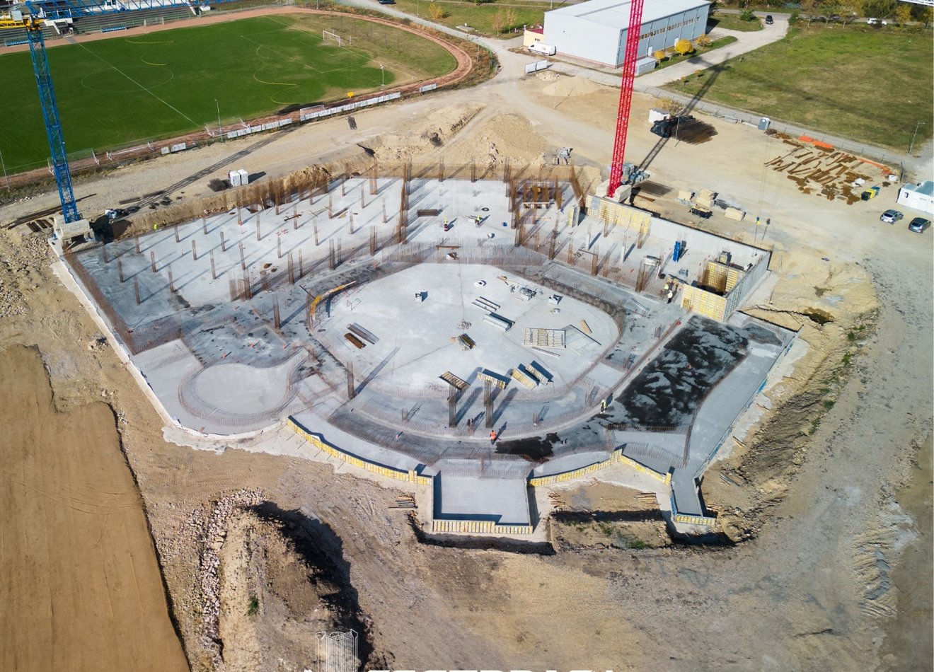 Kivitelezés alatt. Így fest jelenleg a város leendő, 24 millió euróból megépülő Toldi Akvaparkja •  Fotó: Erbașu Construcții