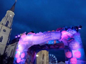 Az ünnepi vásárral elkezdődött a karácsonyi készülődés Kolozsváron (fotóriport)