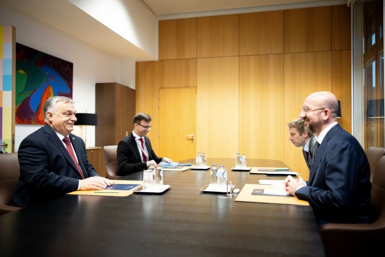 Hisztériába hajló reakciókat szült, hogy Orbán Viktor lehet az EU Tanácsának ideiglenes elnöke
