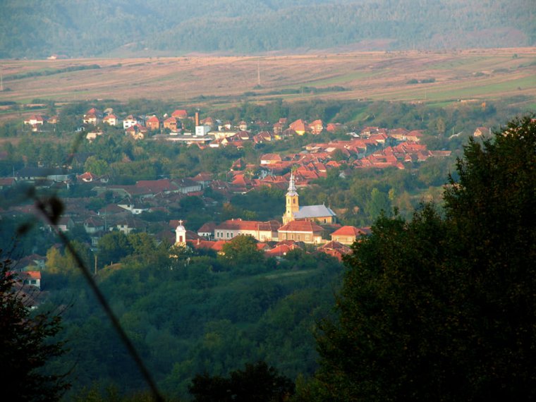 Lopott árammal világítottak az ortodox templomban és az ANL-lakásokban is egy Bihar megyei településen