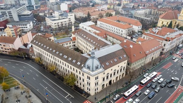 A Kolozsvári Protestáns Teológiai Intézet épülete madártávlatból •  Fotó: Kiss Gábor/Erdélyi Református Egyházkerület