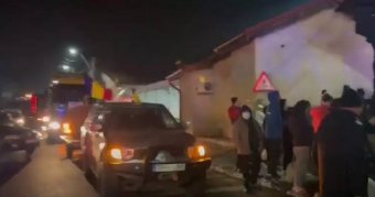 Feltartóztatták a rendvédelmi erők Bukarest határában a tüntetőket, akikhez az AUR-vezér is megpróbált csatlakozni, de elküldték