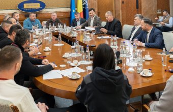 Nem vezettek eredményre a tárgyalások a kormánnyal, folytatódik a fuvarozók és gazdák demonstrációja