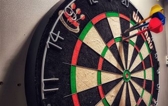 Célkeresztben a darts: a világbajnokság nézettsége is bizonyítja, hogy nem csak kocsmasportról van szó