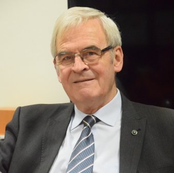 Tőkés László szerint az erdélyi magyarság Európa veszélyeztetett népcsoportjai közé került