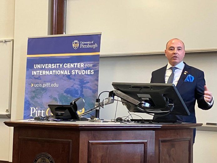 Románia sokat nyerhet abból, hogy az elnök ott lesz a Béketanács ülésén – mondja a washingtoni nagykövet