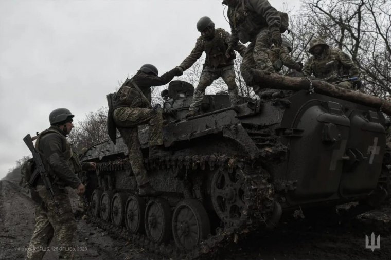 A hadsereg vezérkari főnökét is kirúgta Zelenszkij