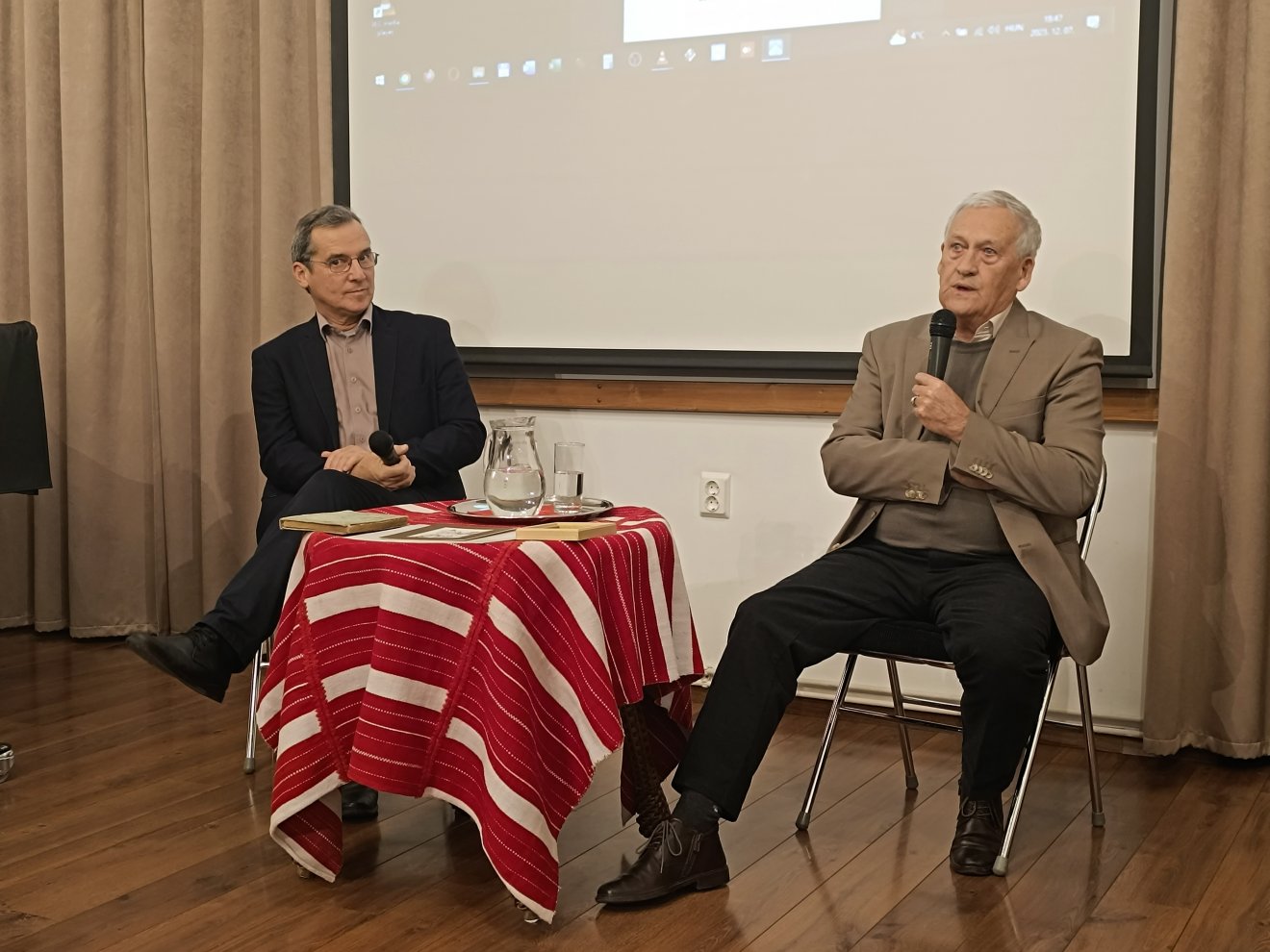 Vargha MIhály és Jánó Mihály a Györkös Mányi Albert Emlékházban •  Fotó: Tóth Gödri Iringó