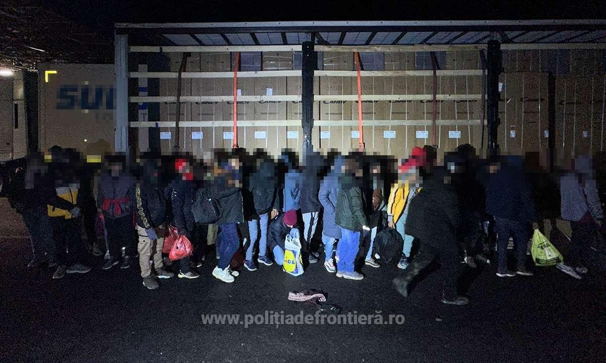 Az illegális migránsok csaknem fele járművekben elbújva próbált törvénytelenül átjutni Románia államhatárán •  Fotó: Román határrendészet