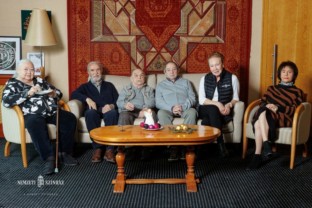 A december 15-i szavazáson személyesen vett részt Molnár Piroska, Tordy Géza, Bodrogi Gyula, Jordán Tamás, Udvaros Dorottya és Lehoczky Zsuzsa •  Fotó: Eöri Szabó Zsolt/Nemzeti Színház