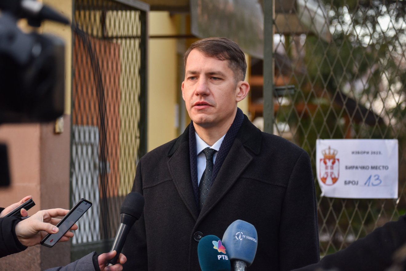 Pásztor Bálint szerint a VMSZ megtartotta önálló képviselőcsoportját a belgrádi parlamentben •  Fotó: MTI/Molnár Edvárd