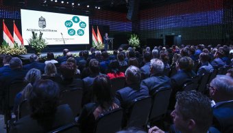 Potápi a Kárpát-medencei Összefogás Fórumon: akié a föld, azé a haza, és akié a föld, azé a jövő