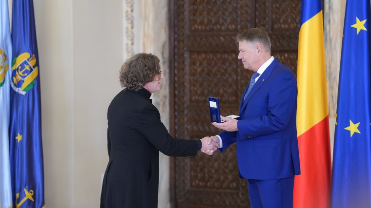 Magyar színházat is kitüntetett a román kultúra napján Iohannis