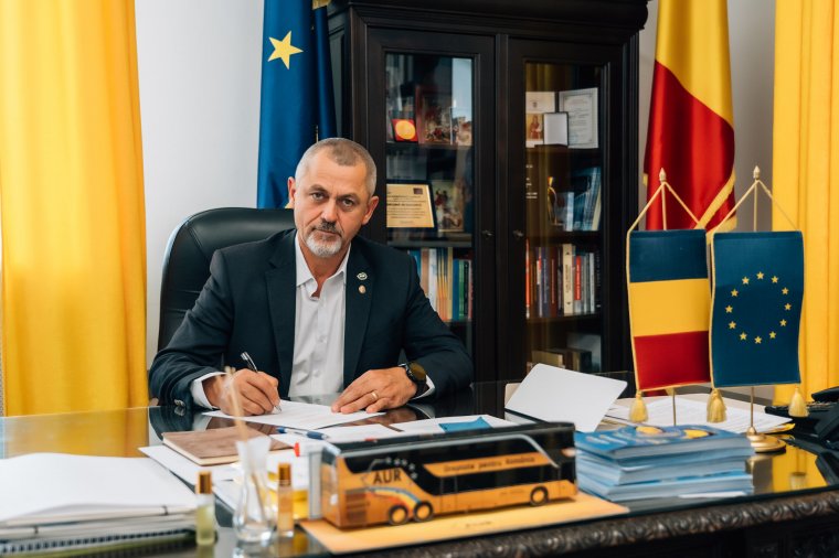 Nyomoz a rendőrség, miután az AUR egyik parlamenti képviselője bántalmazta a feleségét