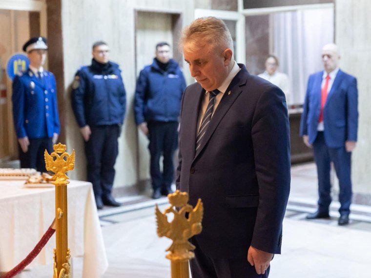 Lemond az etikai tanács elnöke a Lucian Bode belügyminiszter plágiumügyében hozott döntés miatt