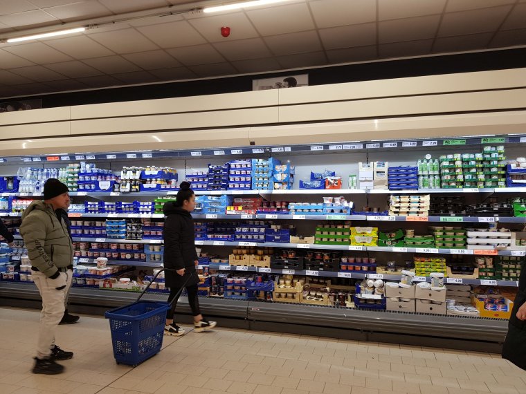 Óvatosabb a lakosság, a visszaeső fogyasztás lassítja a román gazdasági növekedést – A kockázatok átírhatják az előrejelzéseket
