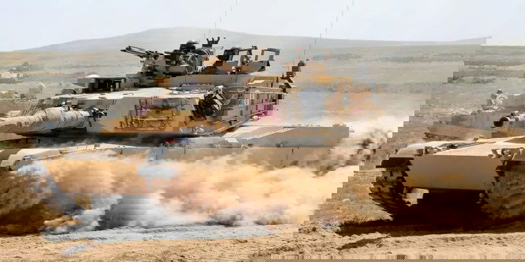 Hatmilliárdos amerikai fegyverszállítás készül, közben az ukránok az orosz drónok miatt kivonták az Abrams harckocsikat