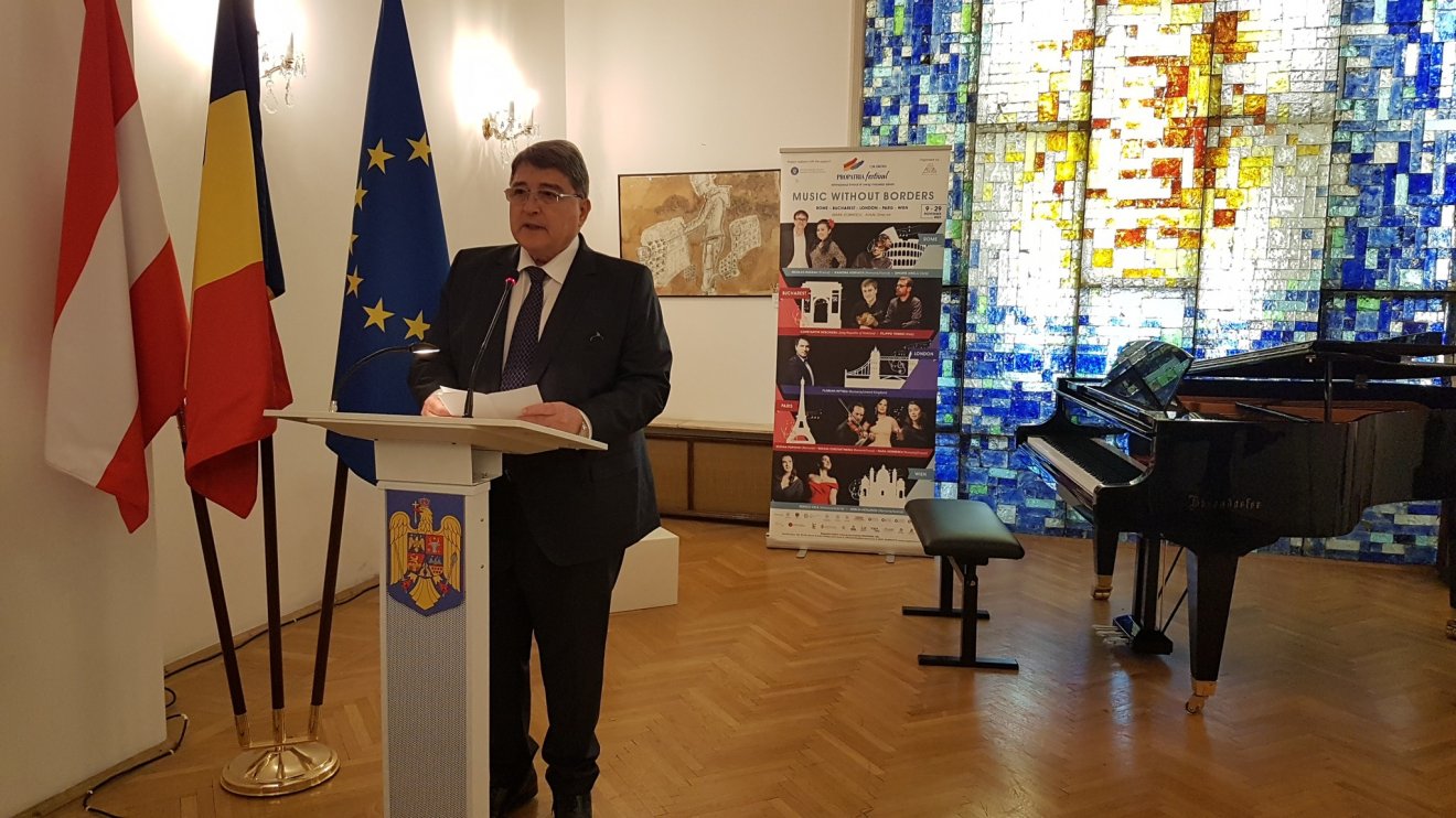 •  Fotó: Facebook/Románia ausztriai nagykövetsége